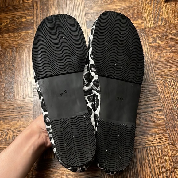 Something Navy Animal Print Comfy flats (Size 8.5) - Picture 10 of 11
